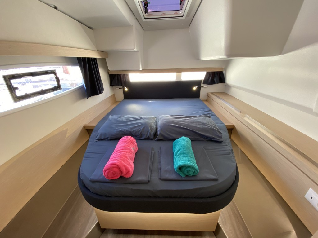 Yacht FOUNTAINE PAJOT - Lucia 40 "Aquila"