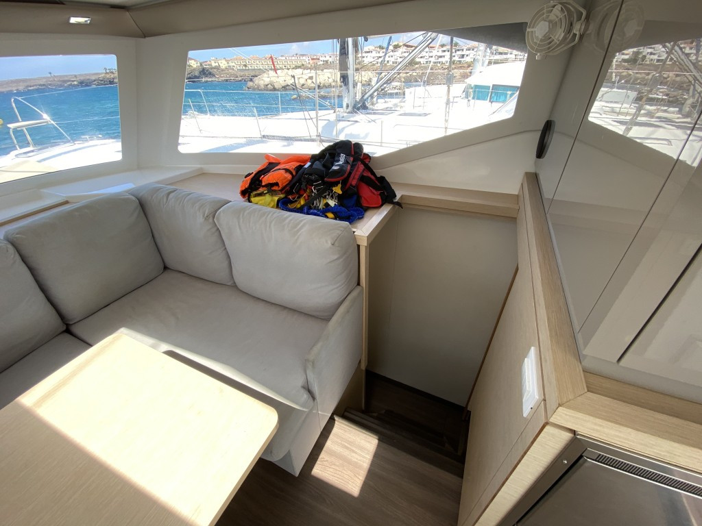 Yacht FOUNTAINE PAJOT - Lucia 40 "Papaya"