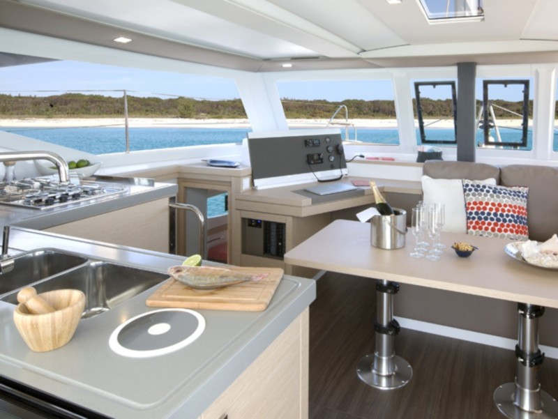 Yacht FOUNTAINE PAJOT - Lucia 40 "Ginesta"