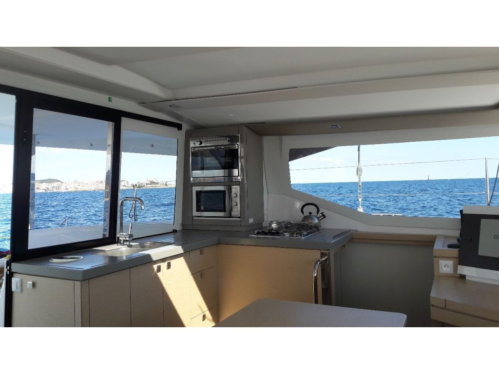 Yacht FOUNTAINE PAJOT - Lucia 40 "Ginesta"