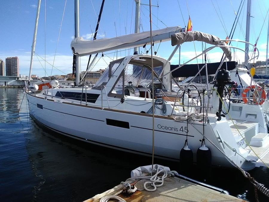 Yacht BENETEAU - Oceanis 45 "Tornafort"