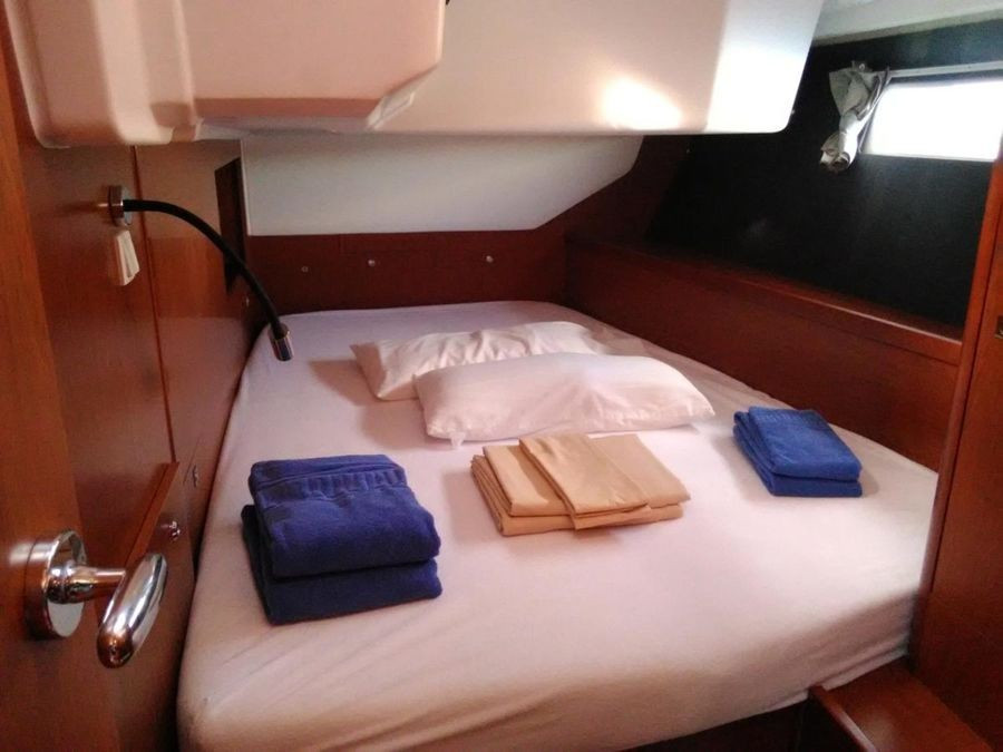 Yacht BENETEAU - Oceanis 45 "Tornafort"