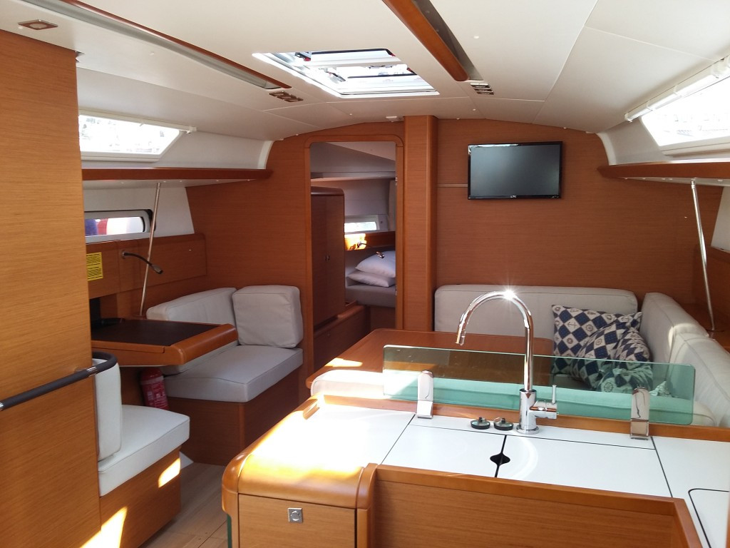 Yacht JEANNEAU - Sun Odyssey 419 "Comanegra"