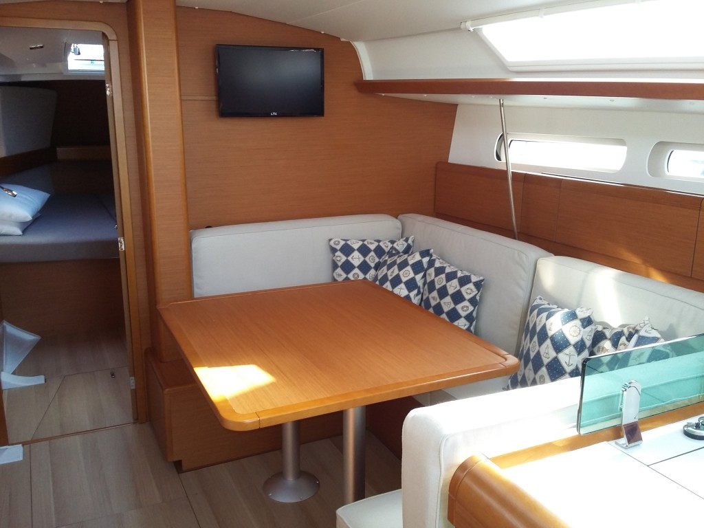 Yacht JEANNEAU - Sun Odyssey 419 "Comanegra"