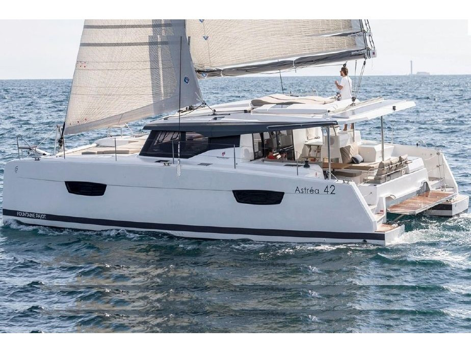 Yacht FOUNTAINE PAJOT - Astrea 42 "Roxy II"