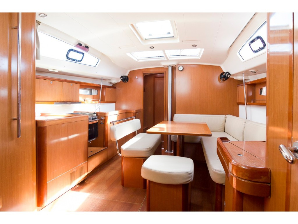 Yacht BENETEAU - Oceanis 43 "Demonio de Tasmania"