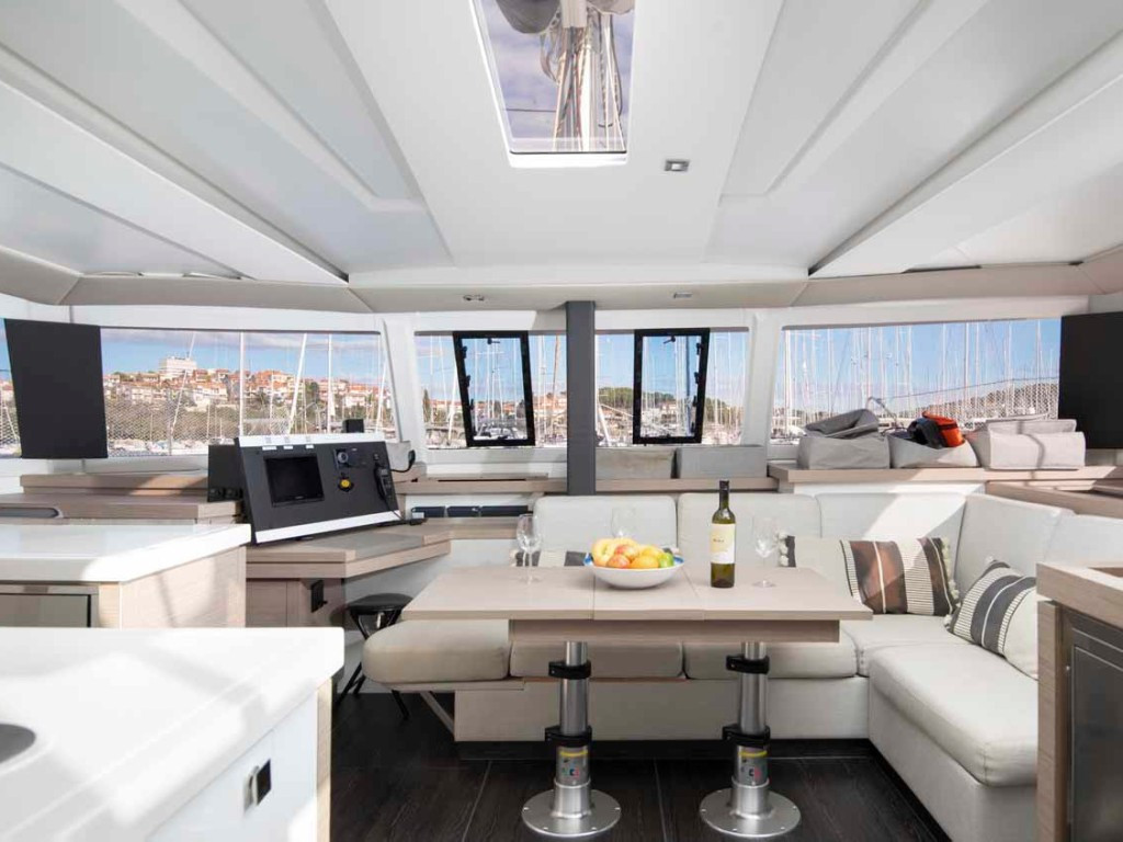 Yacht FOUNTAINE PAJOT - Astrea 42 "Follow the Sun"
