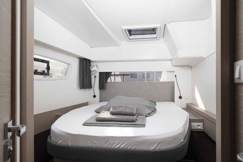 Yacht FOUNTAINE PAJOT - Astrea 42 "Follow the Sun"