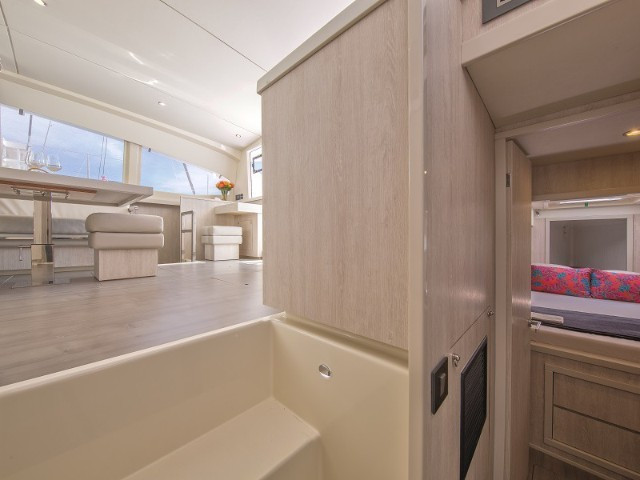 Yacht ROBERTSON AND CAINE - Sunsail 404 - Leopard 40 ""