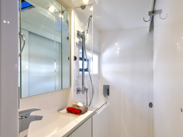 Yacht ROBERTSON AND CAINE - Sunsail 404 - Leopard 40 ""