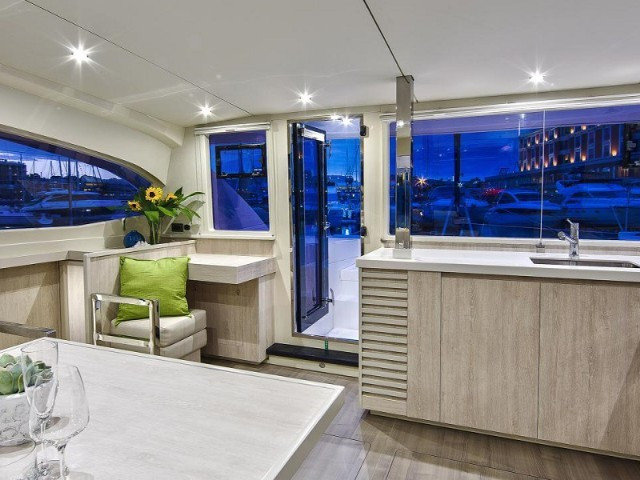 Yacht ROBERTSON AND CAINE - Sunsail 404 - Leopard 40 ""