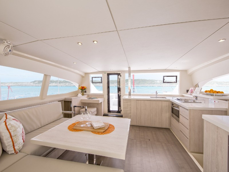 Yacht ROBERTSON AND CAINE - Sunsail 404 - Leopard 40 ""