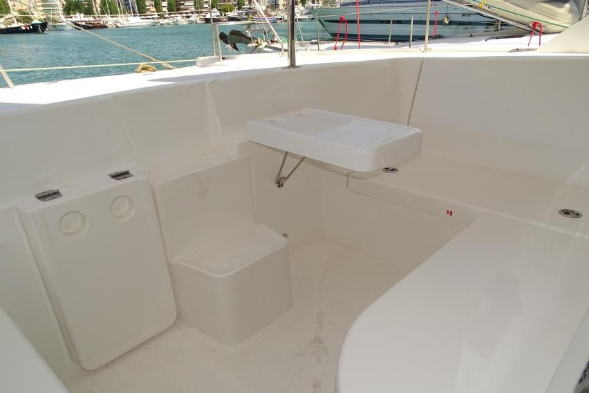 Yacht ROBERTSON AND CAINE - Leopard 44 "La Luna"