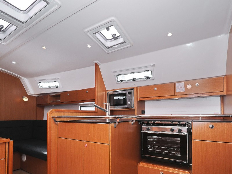 Yacht BAVARIA - Cruiser 36 "Petra M"