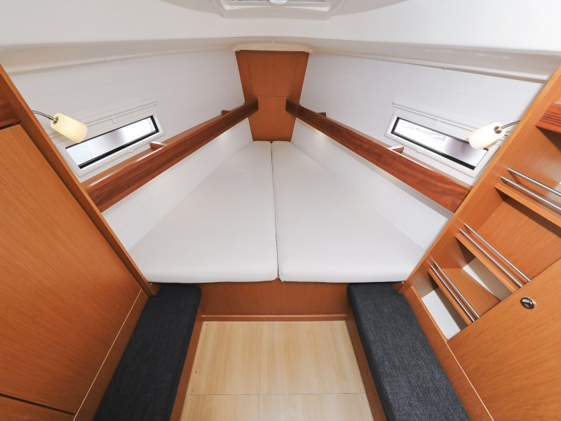 Yacht BAVARIA - Cruiser 36 "Petra M"