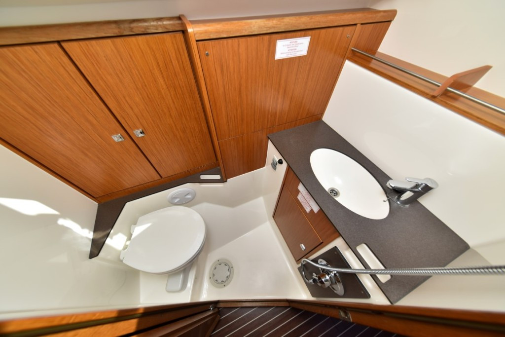 Yacht BAVARIA - Cruiser 37 "Viviana"