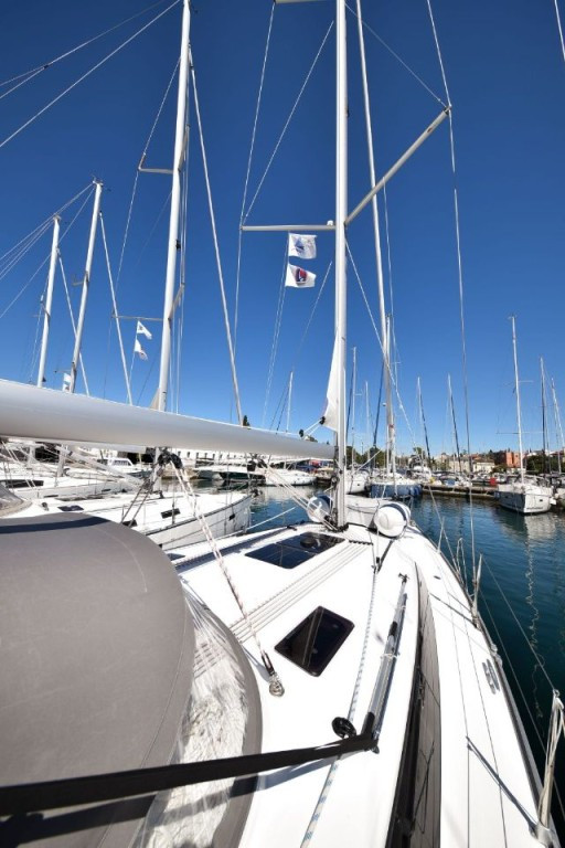 Yacht BAVARIA - Cruiser 41 "Nixie"