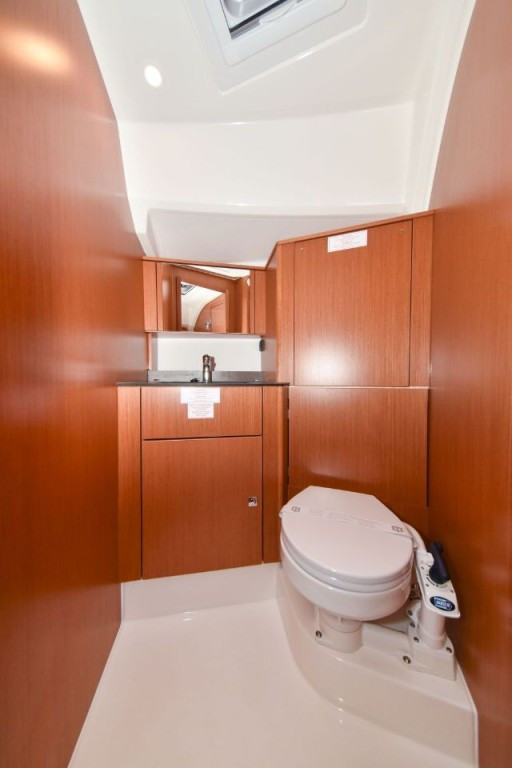 Yacht BAVARIA - Cruiser 41 "Nixie"