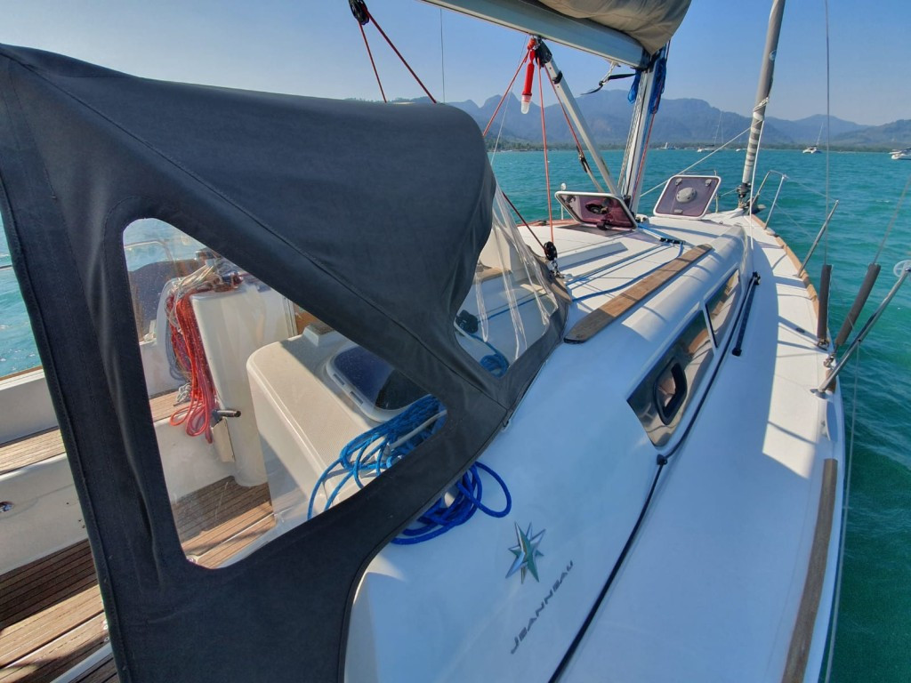Yacht JEANNEAU - Sun Odyssey 33i "Aqua"