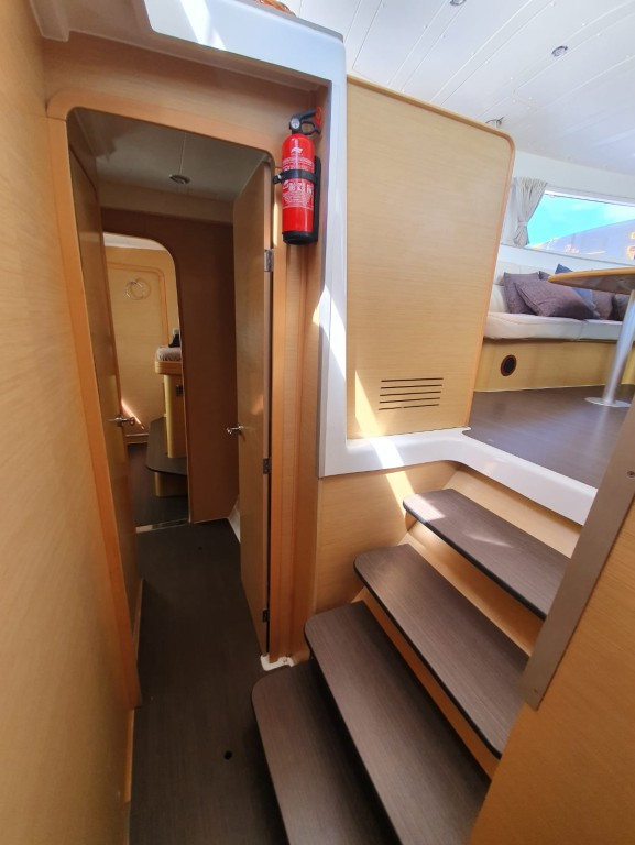 Yacht LAGOON - 421 "Chirouble"