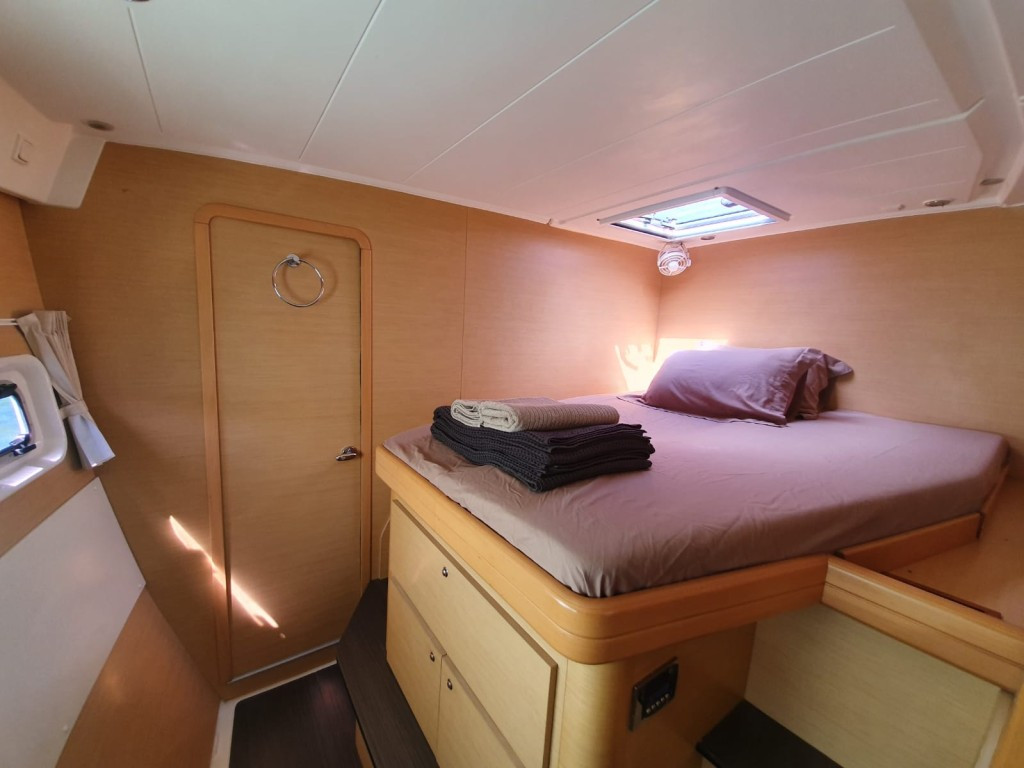 Yacht LAGOON - 421 "Chirouble"