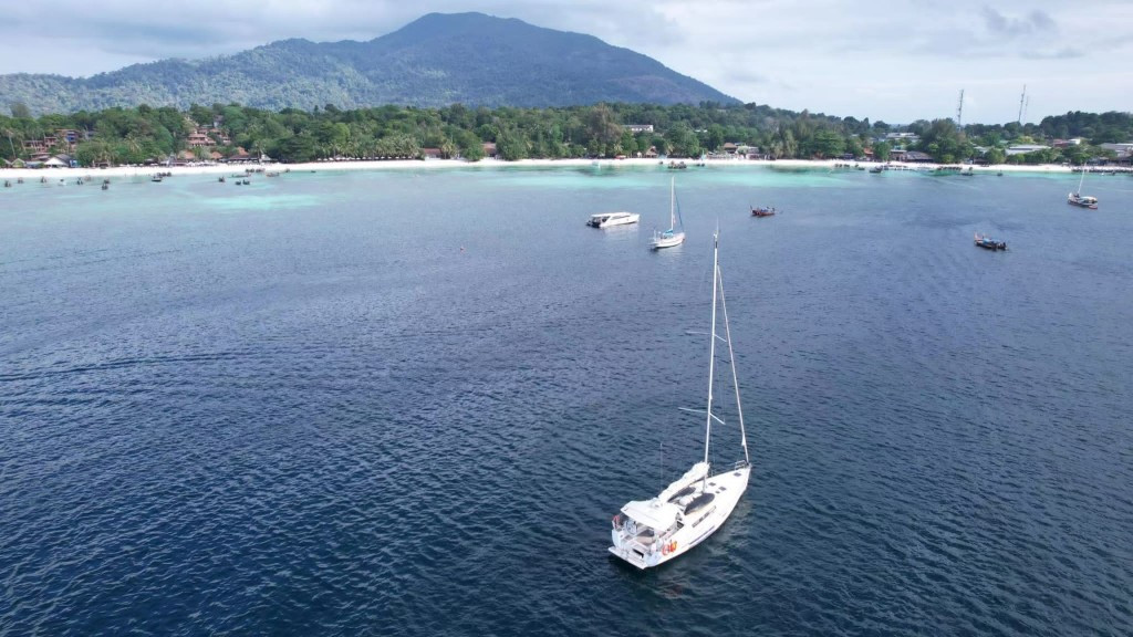 Yacht BENETEAU - Oceanis 45 "Gloria"