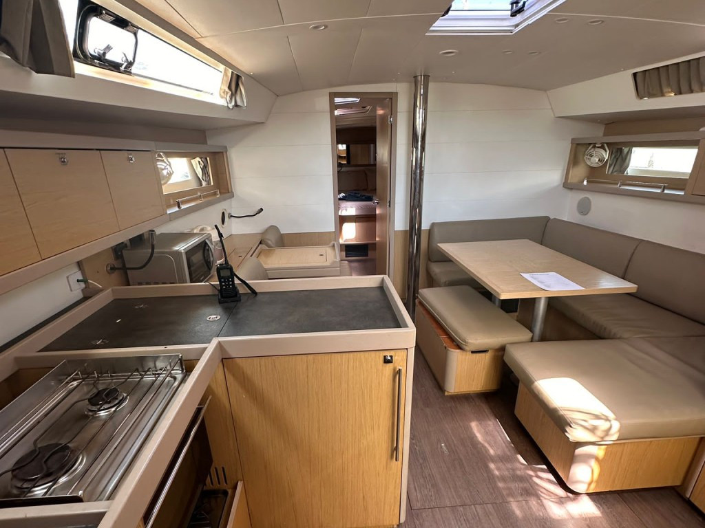 Yacht BENETEAU - Oceanis 45 "Megan"