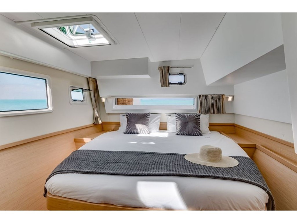 Yacht LAGOON - 42 "Pazzona II"