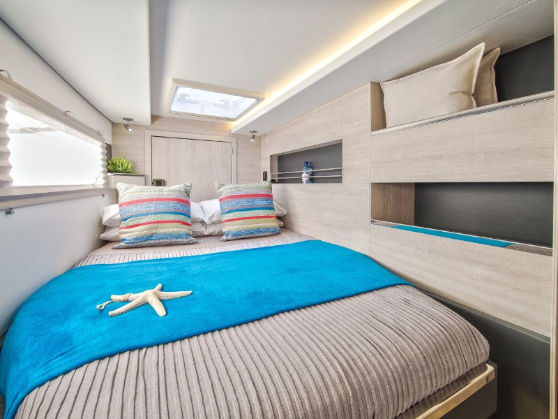 Yacht ROBERTSON AND CAINE - Leopard 44 "Boomer"