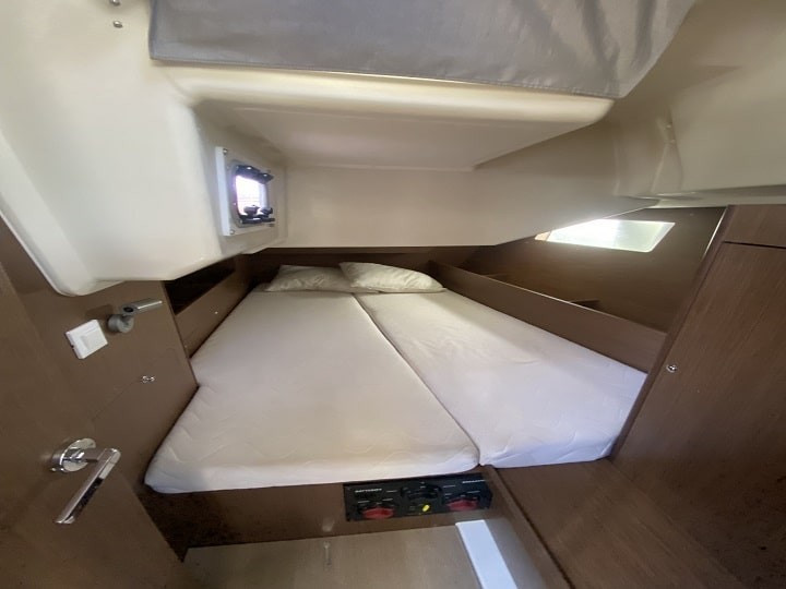 Yacht BENETEAU - Oceanis 41.1 "Iris"