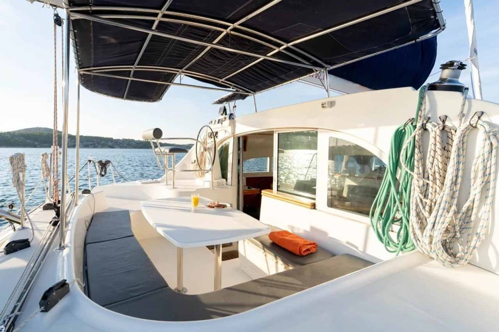 Yacht LAGOON - 380 "Twin Star"