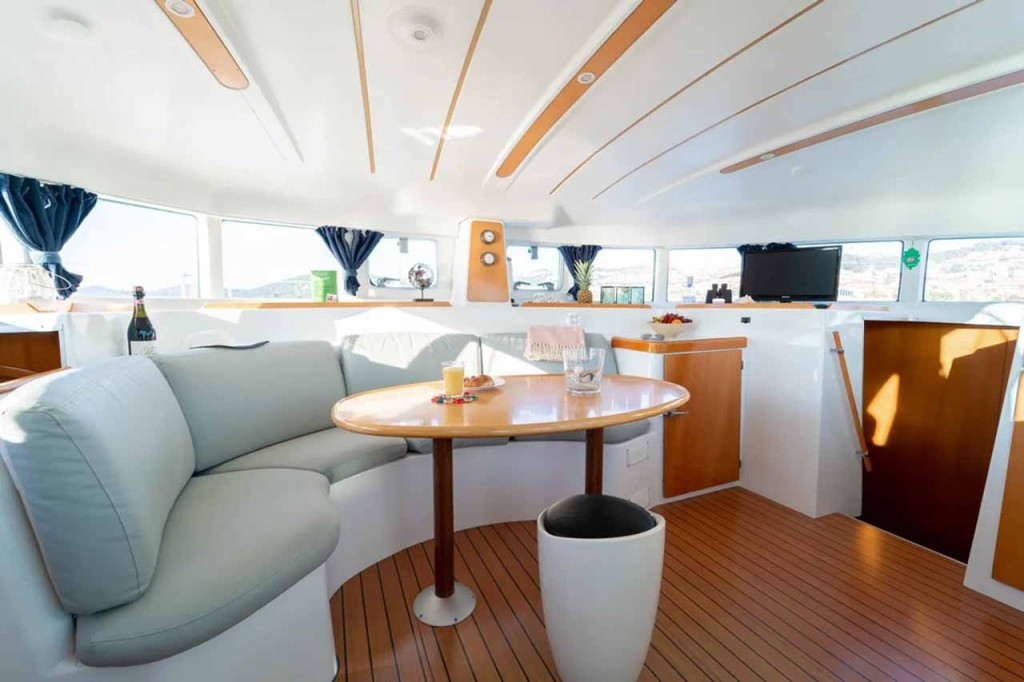 Yacht LAGOON - 380 "Twin Star"