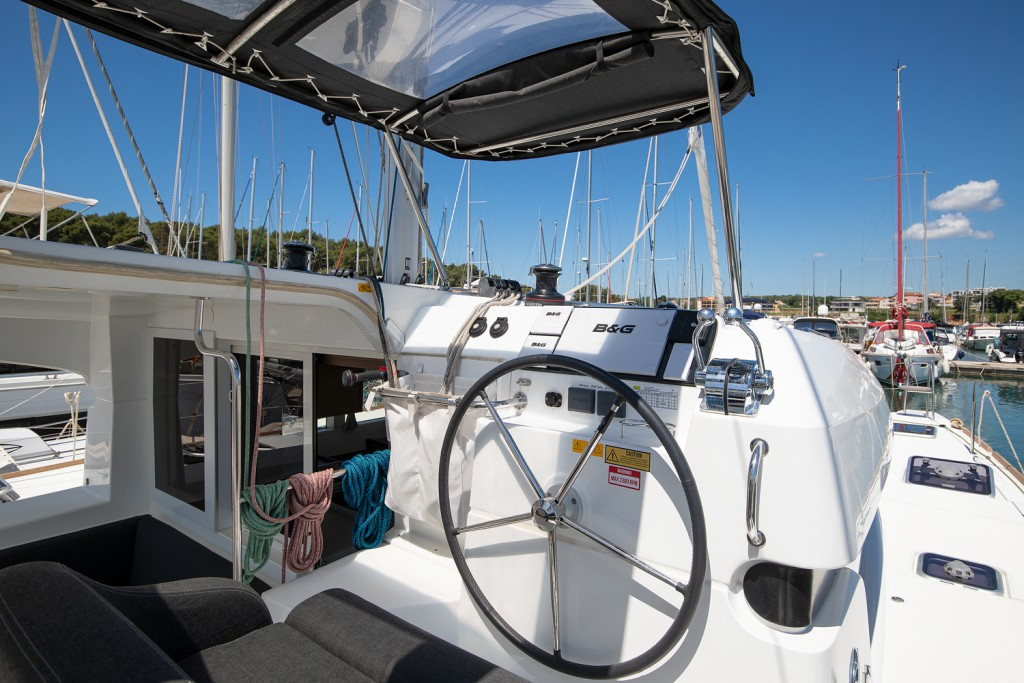 Yacht LAGOON - 40 "Yolo"