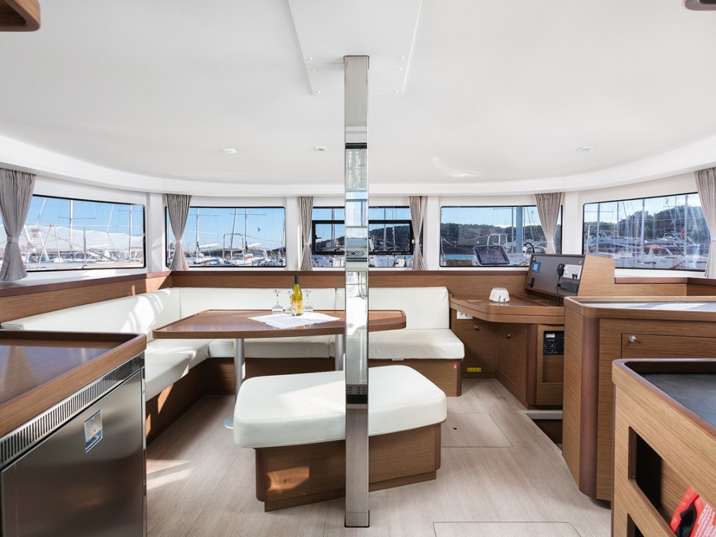 Yacht LAGOON - 42 "MareFiero"