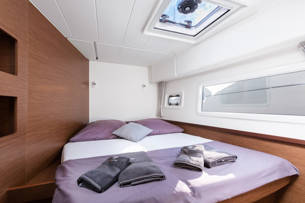 Yacht LAGOON - 42 "MareFiero"