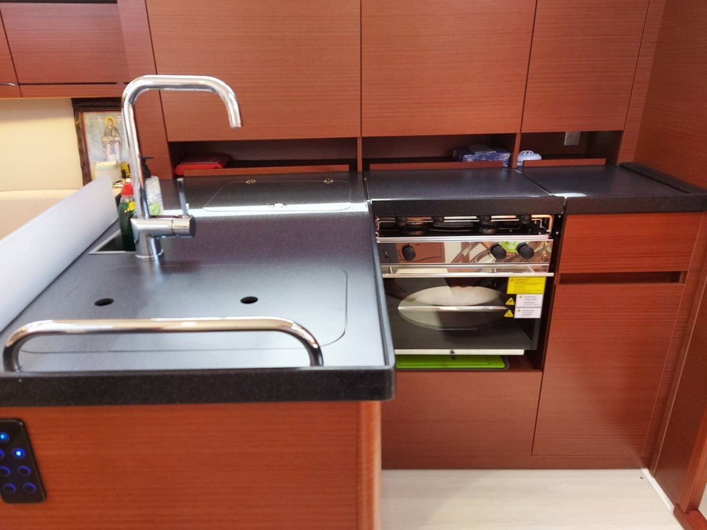 Yacht HANSE - 418 "Themisto"