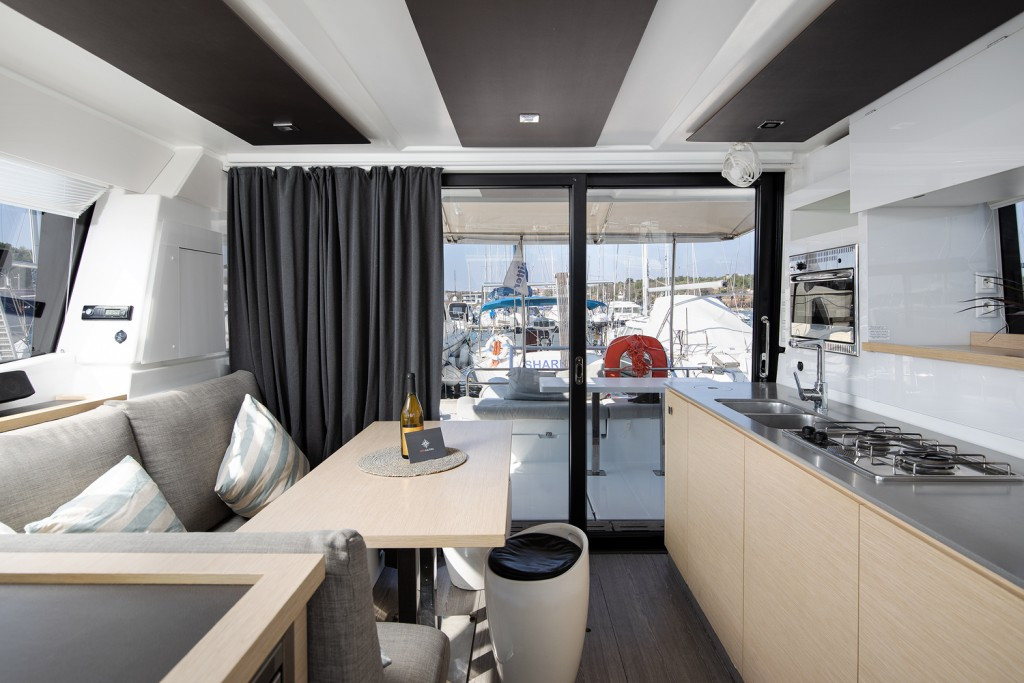 Yacht FOUNTAINE PAJOT - MY 37 "Mare Tortuga"