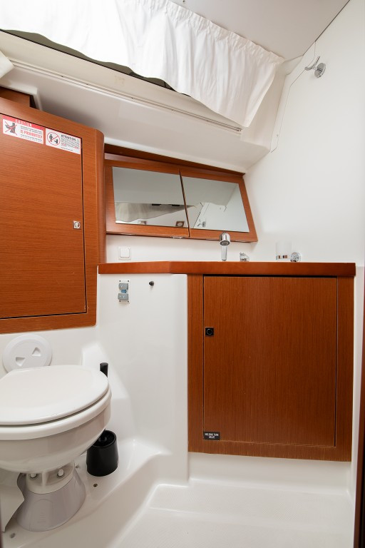 Yacht BENETEAU - Oceanis 45 "MareAeolos"