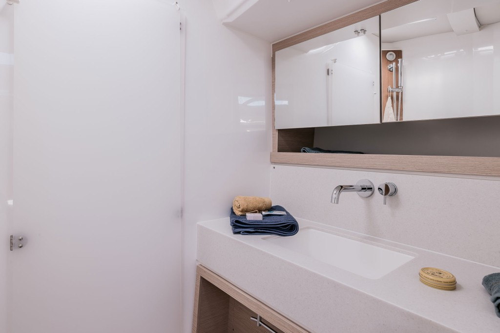 Yacht DUFOUR - 470 "Constantina"