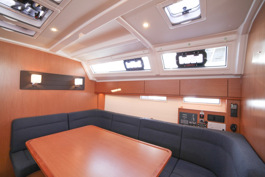 Yacht BAVARIA - Cruiser 46 "Sail Venus"