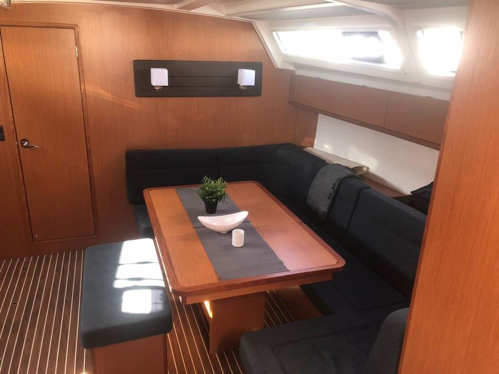 Yacht BAVARIA - Cruiser 46 "Batukaan"