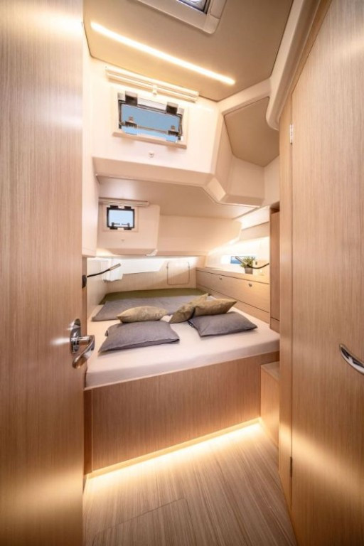 Yacht BAVARIA - C46 "Felicia"