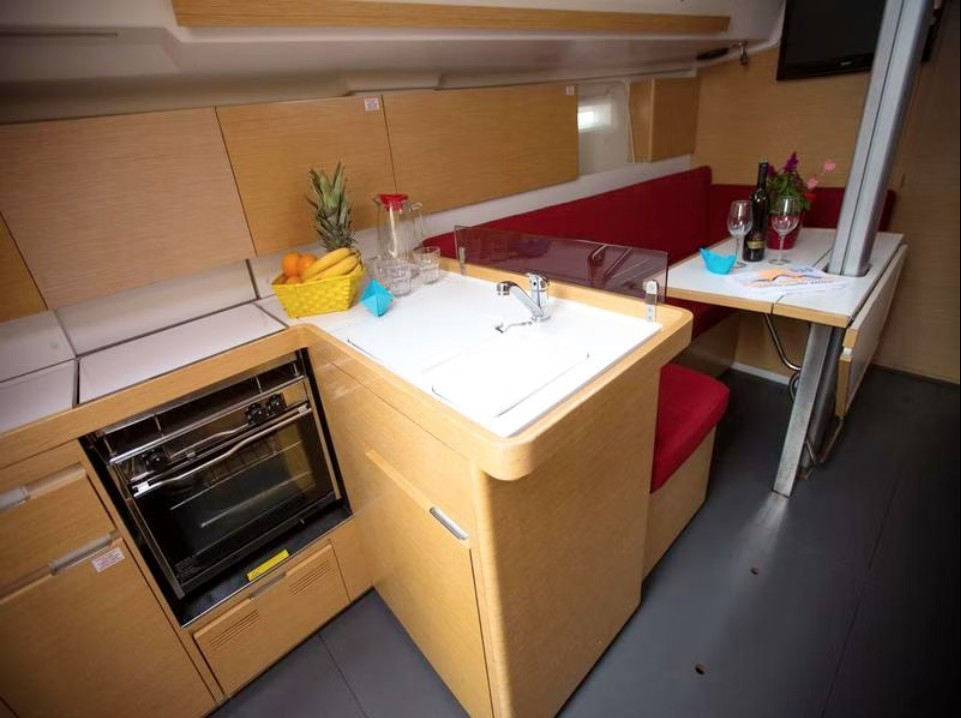 Yacht ELAN - 350 "Victor"