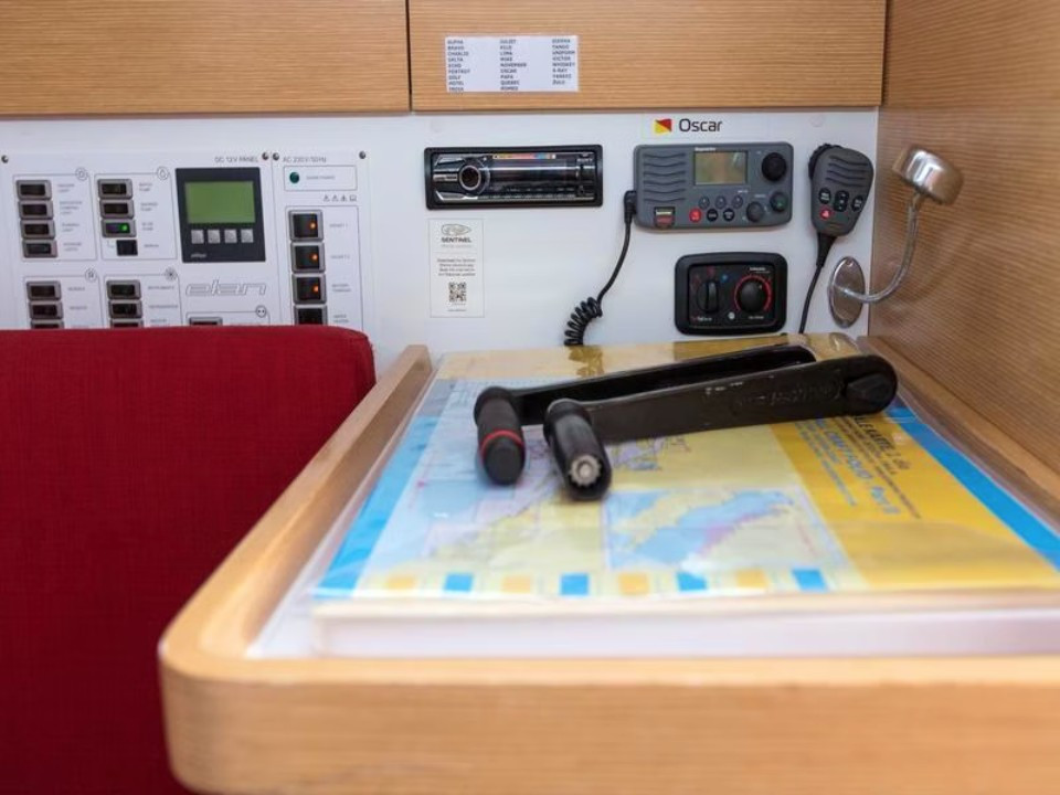 Yacht ELAN - 350 "Victor"