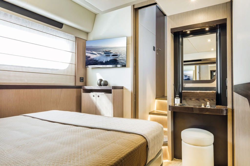 Yacht ABSOLUTE - Absolute 47 Fly "Riaz Tahia"