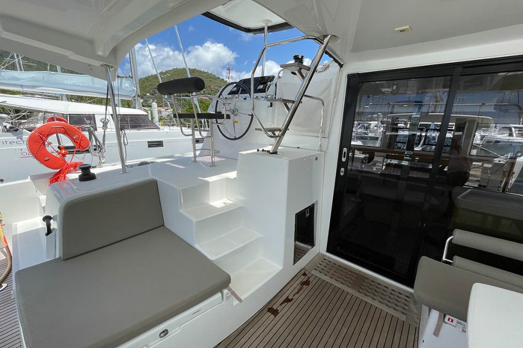 Yacht LAGOON - 42 "Moana"