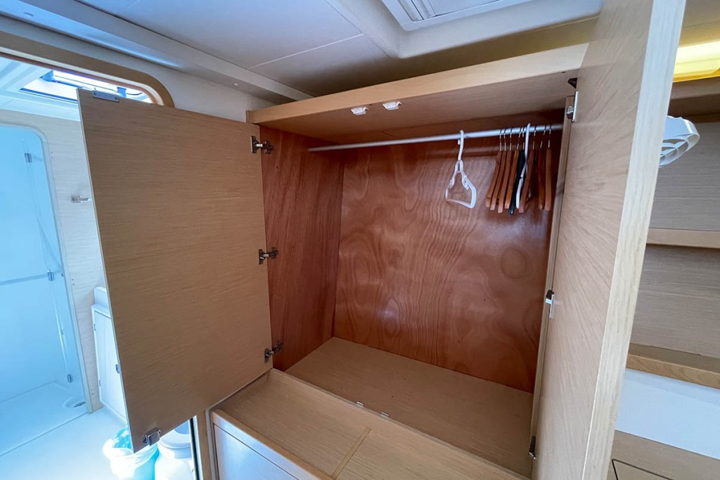 Yacht LAGOON - 42 "Moana"