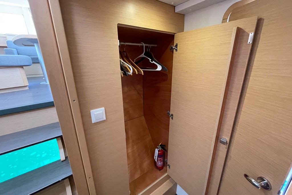 Yacht LAGOON - 42 "Moana"