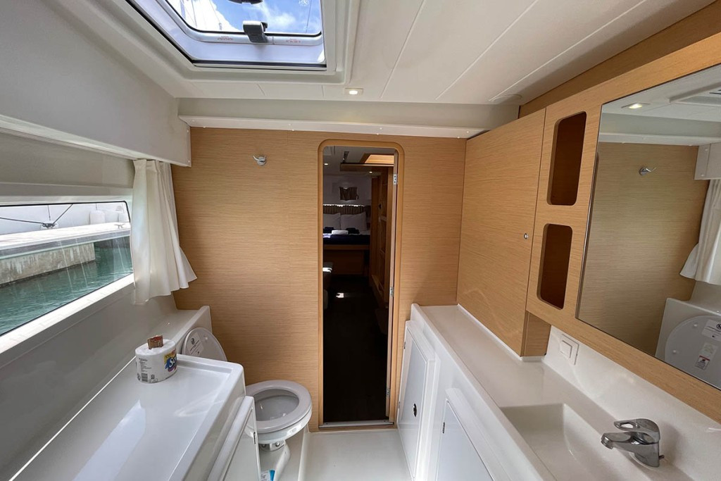 Yacht LAGOON - 42 "Moana"