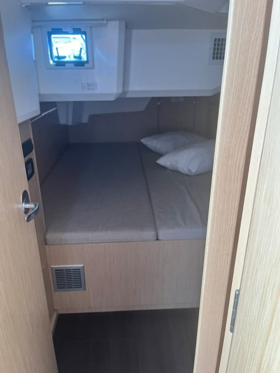 Yacht BAVARIA - C46 "Kebifaiv"